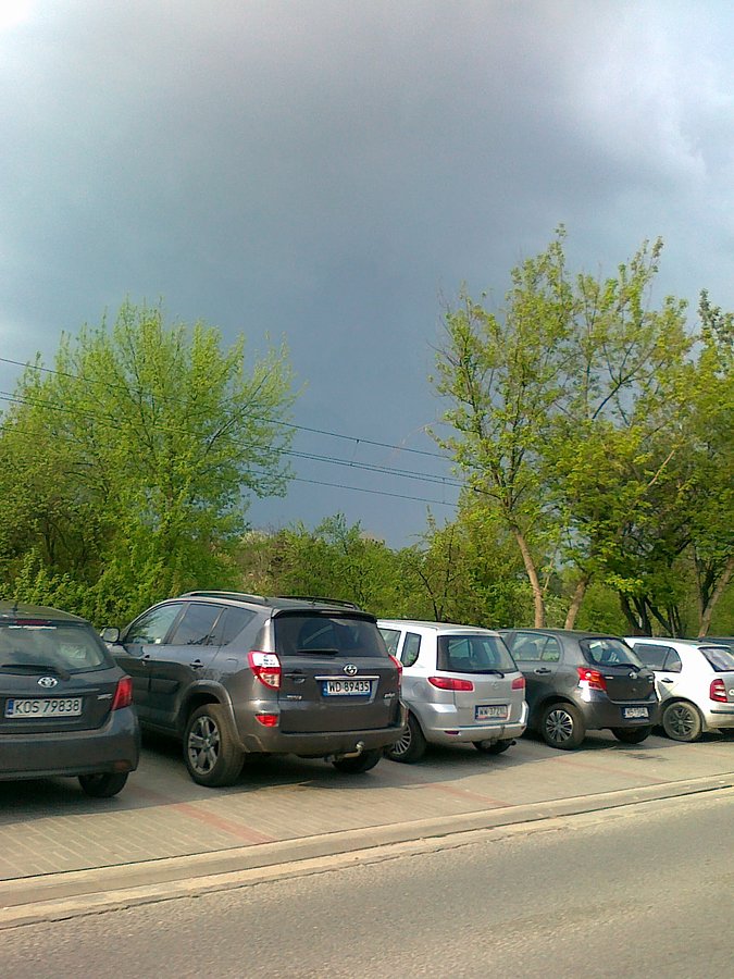 Potem pojawiły się ciemne chmury, błyskawice i grzmoty