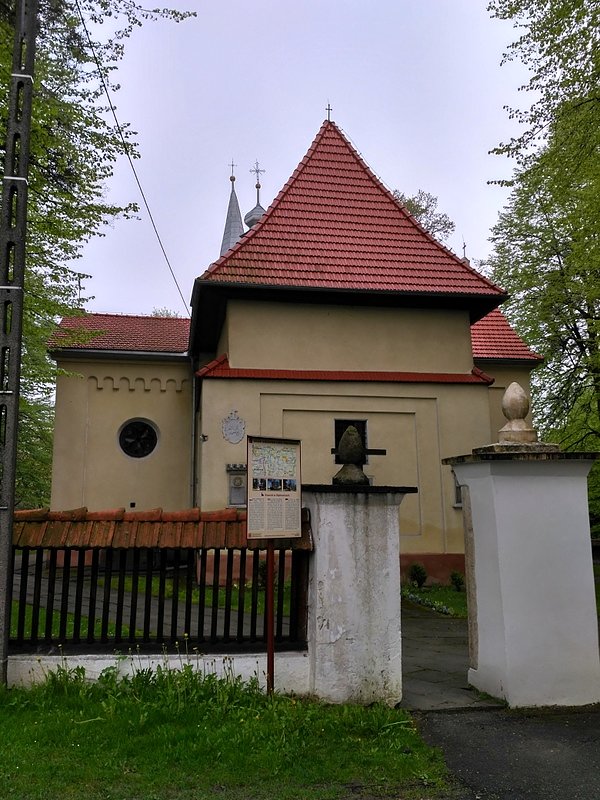 Głębowice Kościół Matki Bożej Szkaplerznej - od przodu
