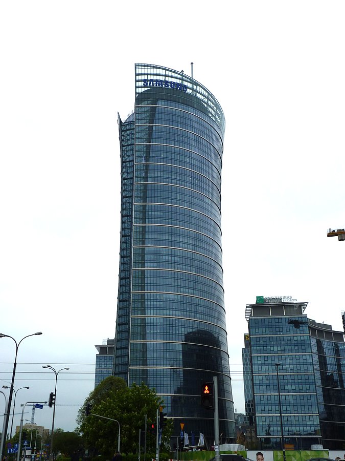 Warsaw Spire za dnia - mało ciekawy wieżowiec