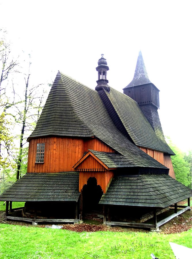 Drewniany kościół św. Andrzeja w Osieku z 1538-49r