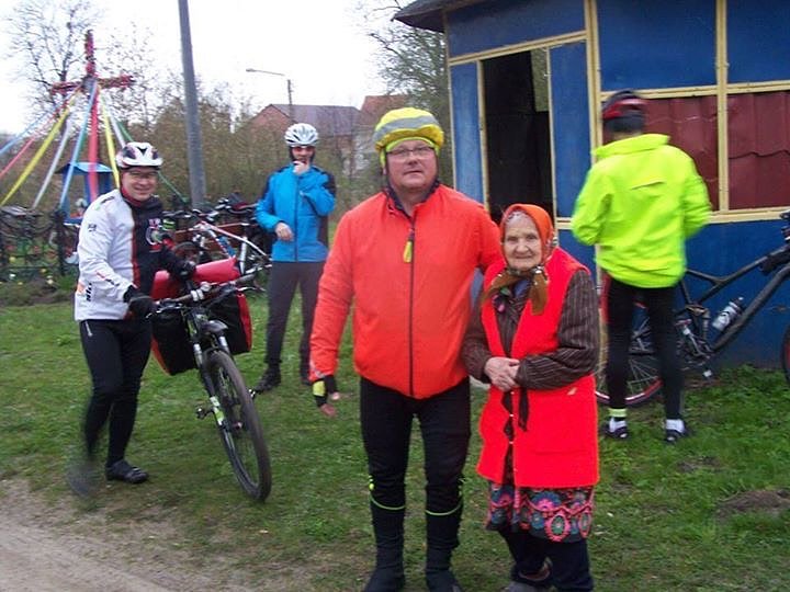 Z bacią "ŻARÓWKĄ" kubraczek silnie odblaskowy