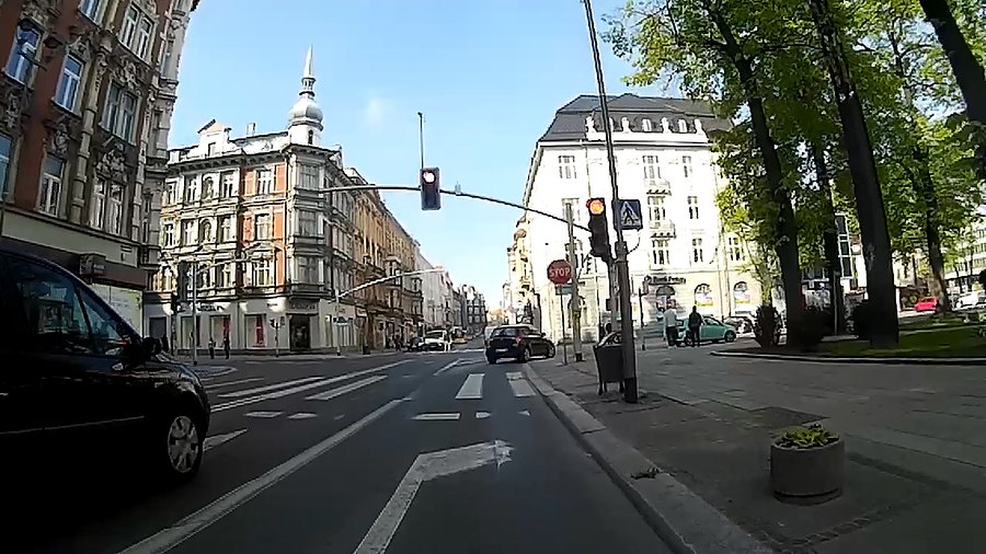 4 te światła na 1.2 km odcinku