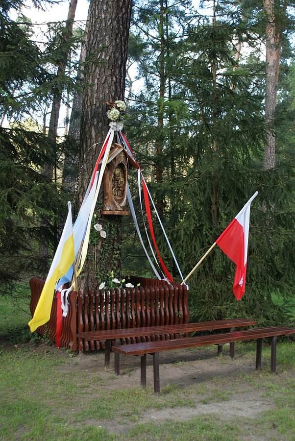 Udekorowana kapliczka