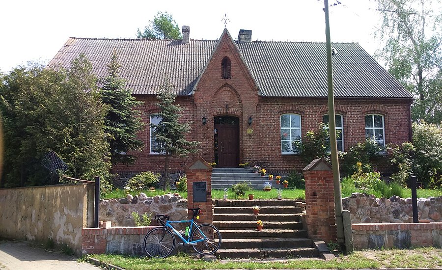 Stara szkoła w Lutomku