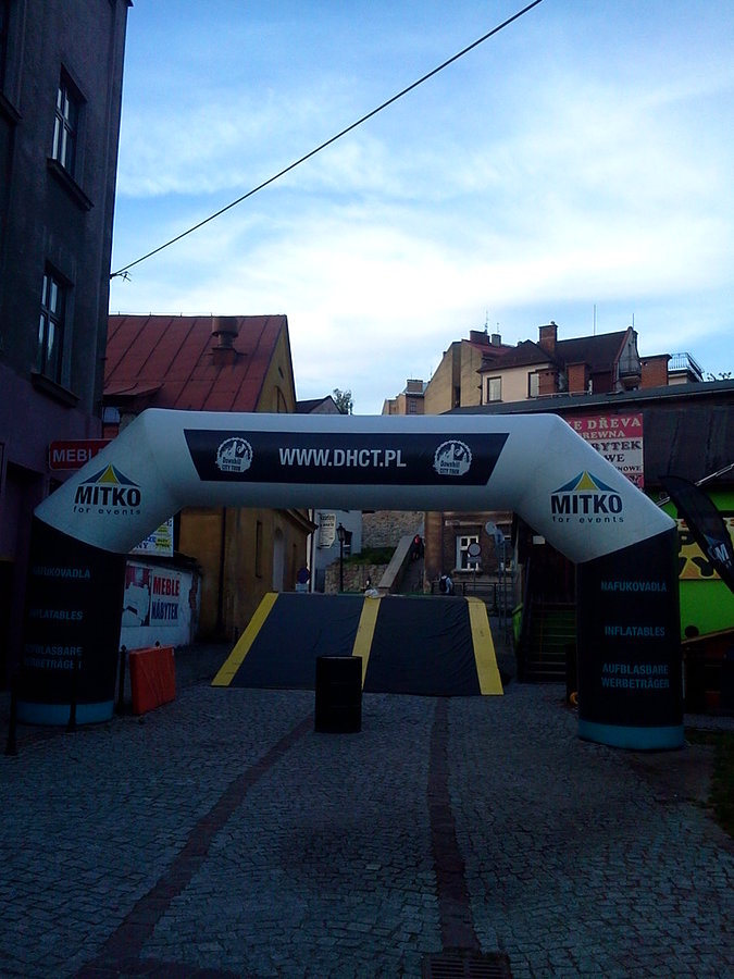 Meta Downhillu City Tour