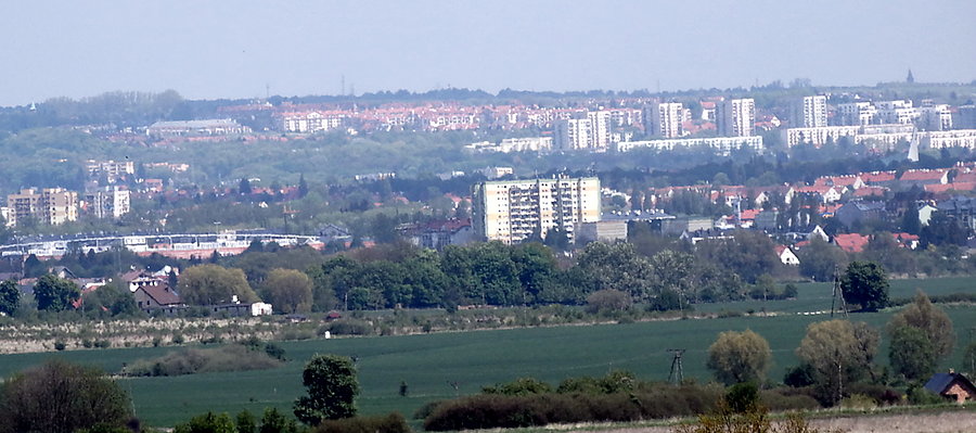 Odległa panorama Szczecina - widok spod Warnika