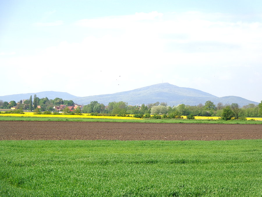 Widok na Ślężę z Rękowa