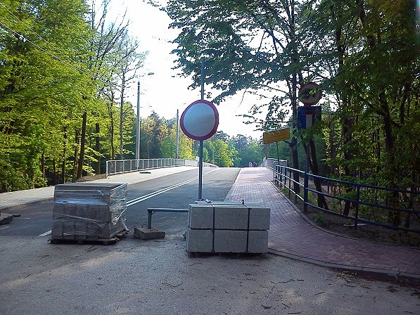 Ciągle nieprzejezdy wiadukt nad torami w Alei Kalin. Mial być pierwotnie otwarty na koniec września 2016 czyli 8 miesięcy temu