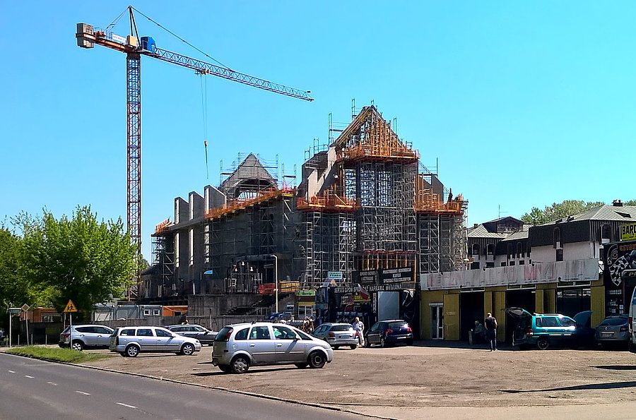 Kolejny obrazek z budowy kościoła przy ulicy Witkiewicza