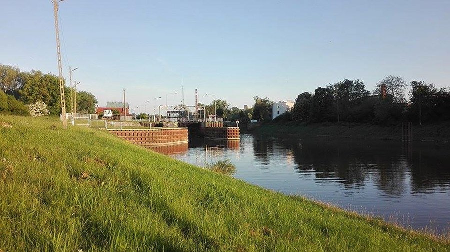 Śluza Brzeg