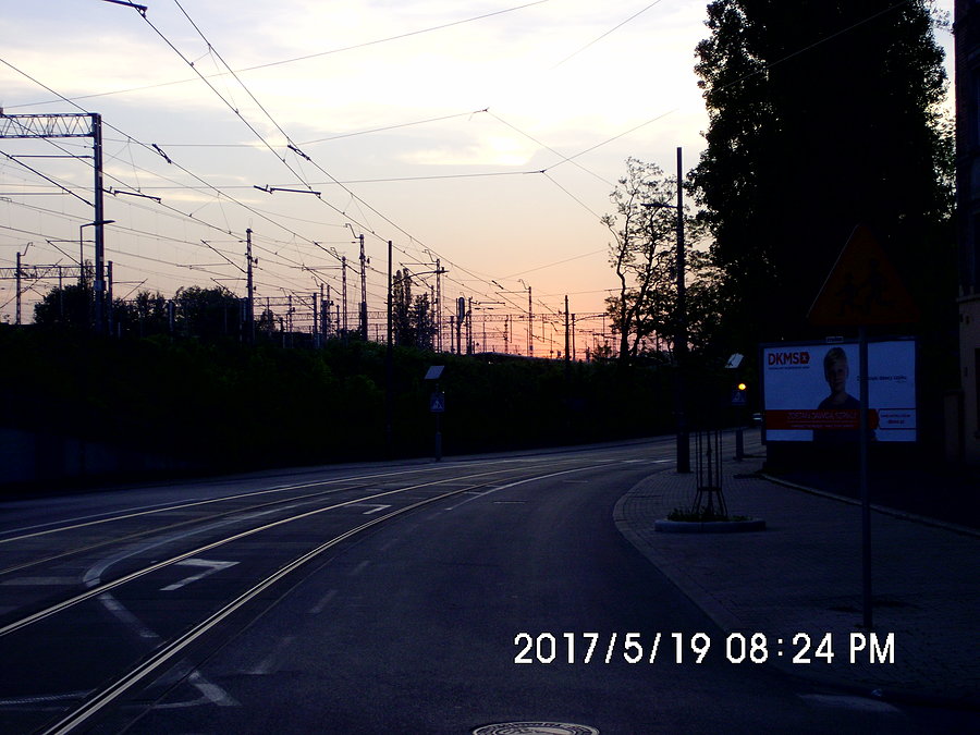 Zachód słońca nad stacją w Chorzowie Batorym
