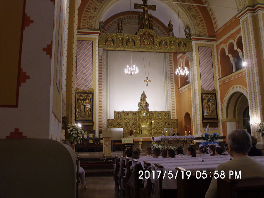 wnętrze kościoła pod wezwaniem Matki Boskiej Różańcowej w Chropaczowie