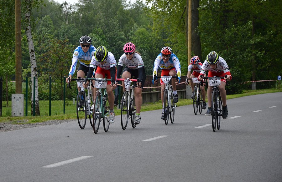 Peleton młodzieży gimnazjalnej - od lewej miejsca 2,1,DNF,5,4,3