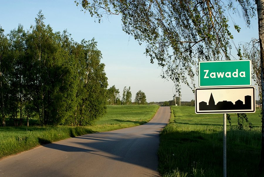 Zawada i pagórkowaty teren
