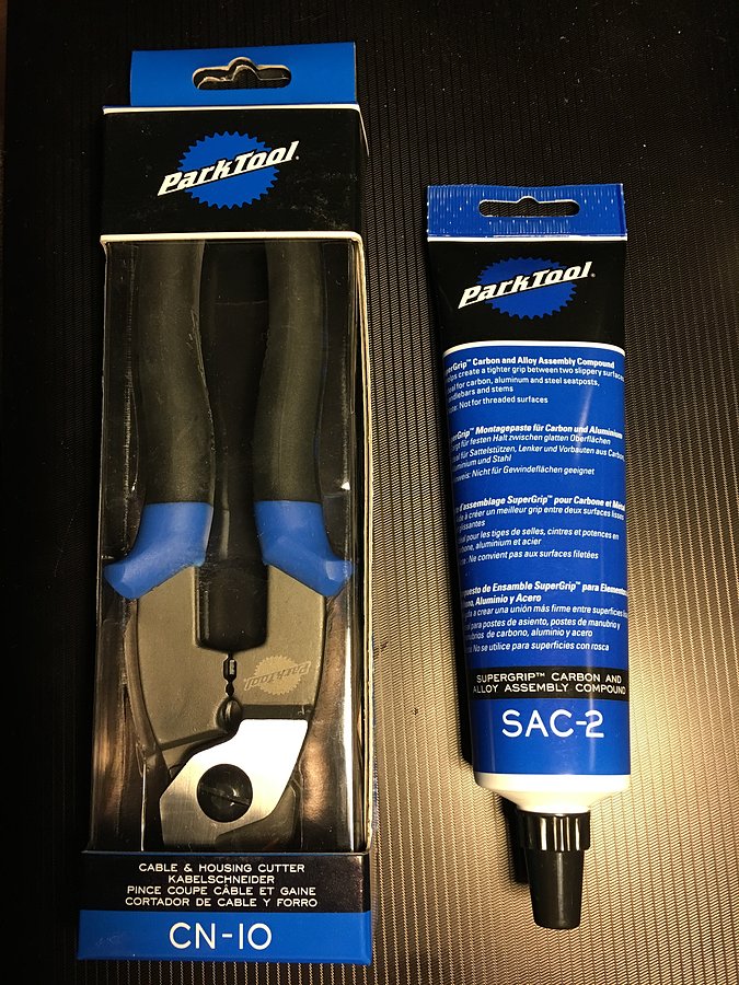 Dzisiejsza dostawa produktów PARK TOOL: obcinaczki do pancerzy i linek CN-10 oraz smar SAC-2