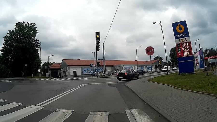 Gaz leci w dół