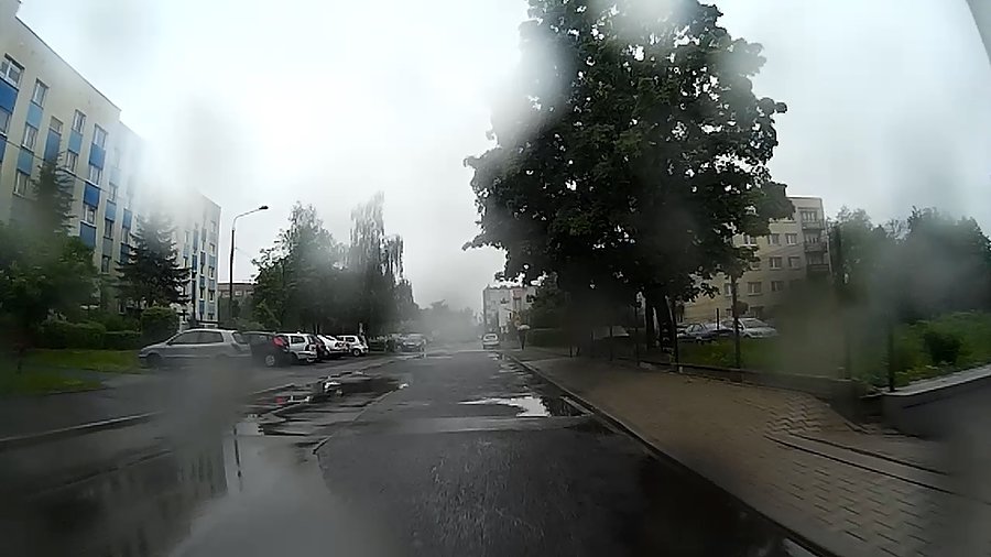 Znowu pada