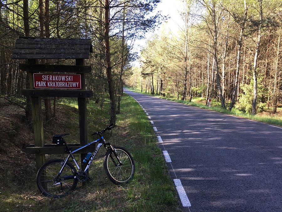 Wjazd do Sierakowskiego Parku Krajobrazowego