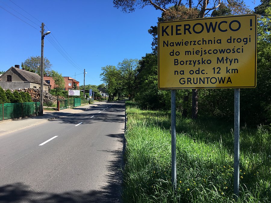 Teraz ruszam przez puszczę drogą wojewódzką DW-133 / pojawiają się pierwsze ostrzeżenia :)
