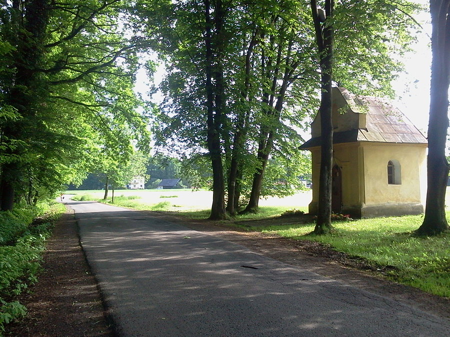 Uchylany kapliczka