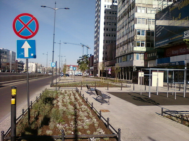 Nowa przestrzeń przed Urzędem Marszałkowskim