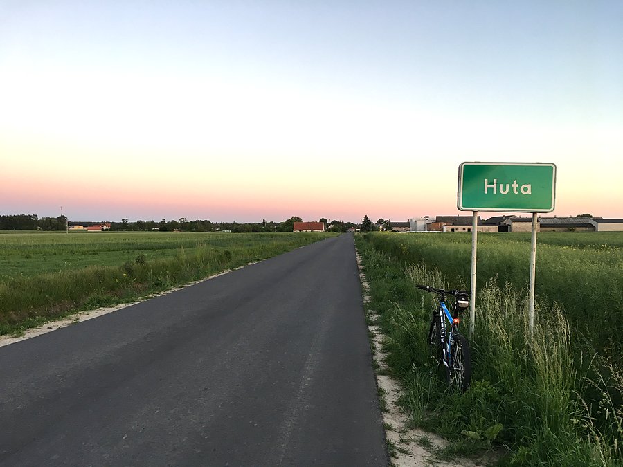 Huta - wjazd od strony Gębic