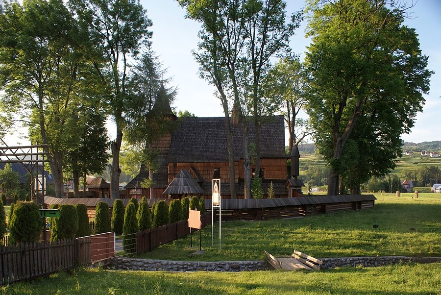 Drewniany kościół w Dębnie Podhalańskim