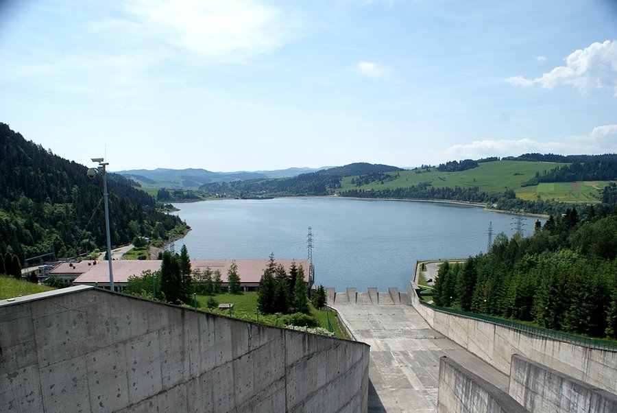 Widok z tamy na Jezioro Sromowce