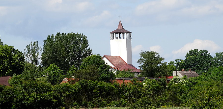 Wieża kościelna w Dołujach