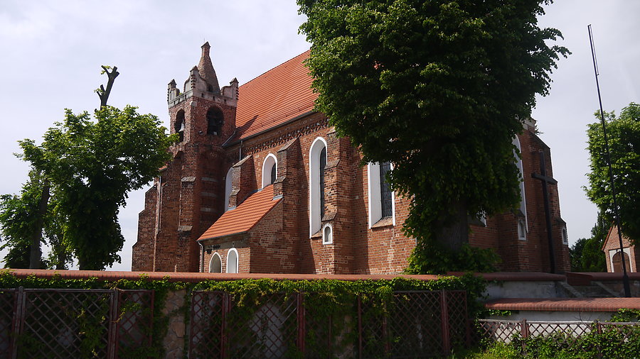 XVI- wieczny , gotycki kościół w Kamionnej