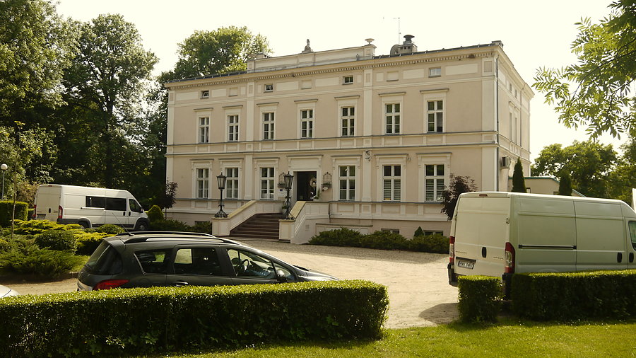 Białokosz- pałacyk (obecnie restauracja i hotel)