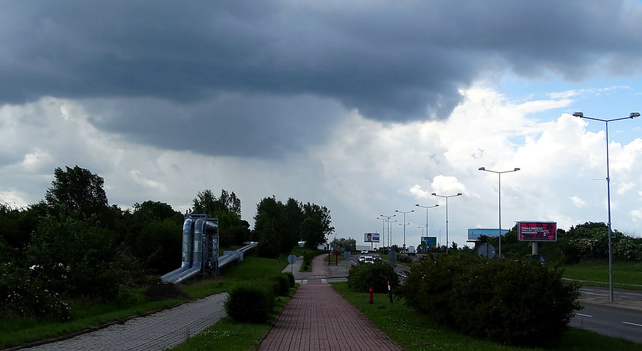 Zbliża się burza - widok z ulicy Południowej