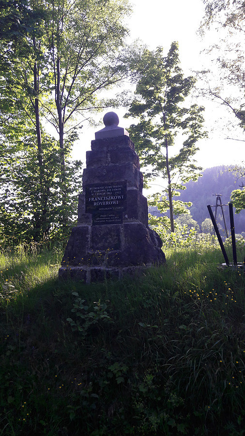 Obelisk ku pamięci budowniczego drogi