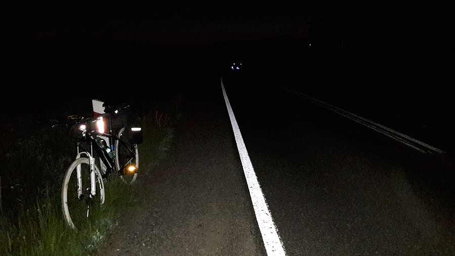 W okolicach przeł. Wielkie Drogi, w oddali wypadek