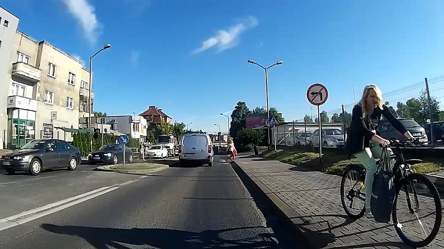 Niby słoneczki świeci, ale 13 stopni zaskoczyło