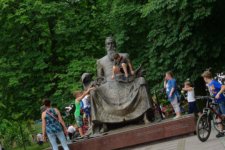 Pomnik Jana Kochanowskiego w Radomiu