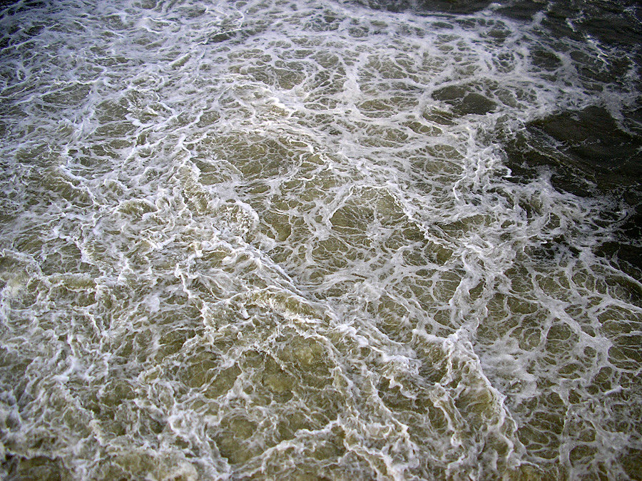 Spienione wody Wisły