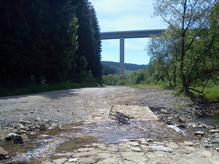 Wiadukt nad doliną Czarnego potoku