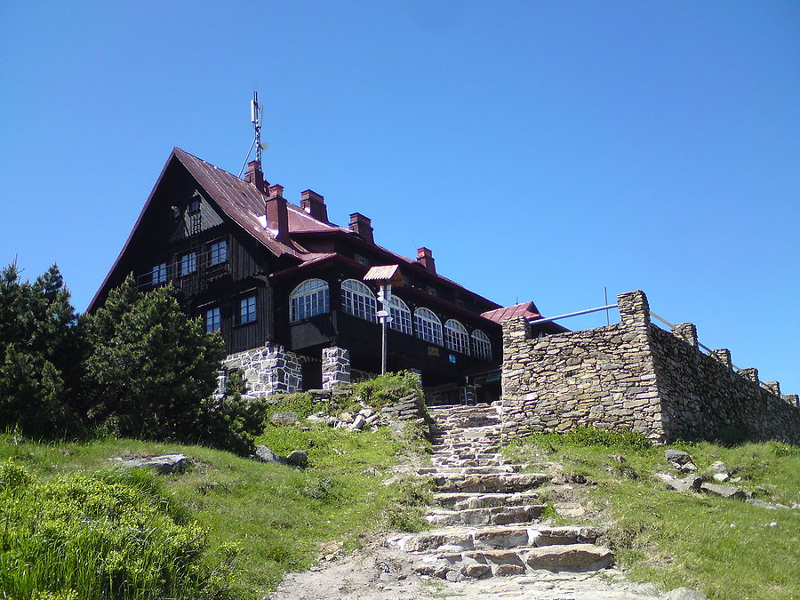 Schronisko PTTK na Stogu Izerskim 1060 m n.p.m