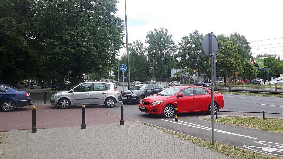 Święte krowy warszawskie Toyota WT 41606