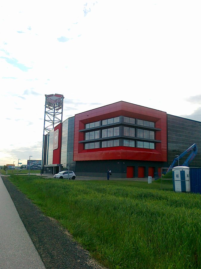 Nowy budynek przy technicznej prezentuje się przyzwoicie