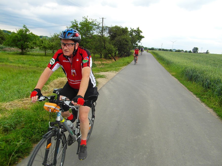 Rowerzyści na trasie - 1 Tczewski Rajd Rowerowy na "Piątkę" dzień 2