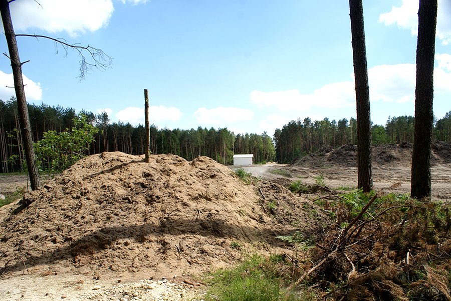 Kopalnia ma gdzieś turystów i rowerzystów - zagrodzona droga leśna, czyt. ślepa :(