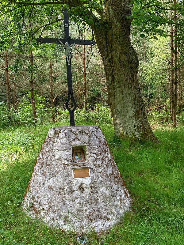 Krzyż, przy źródełku św. Idziego