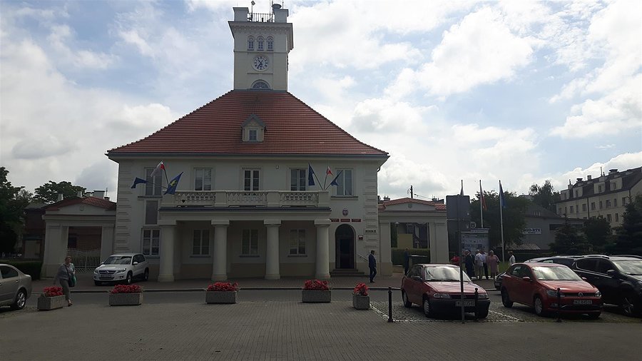 Błoński/błoniewski? ratusz