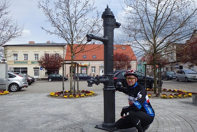 "Pompowe" zdjęcie na rynku w Skokach