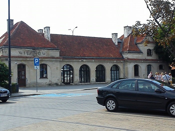 Stacja Wilanów widziana od zaplecza