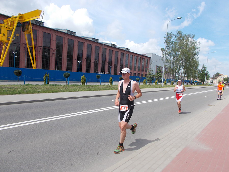 Mikołaj biegnie Garmina