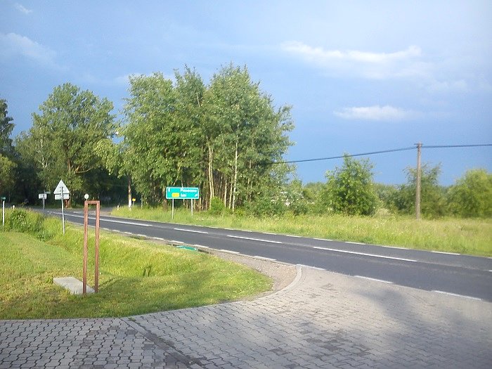Z dużej chmury mały deszcz, choć niebo dalej niebieskie to wszystko co groźne minęło