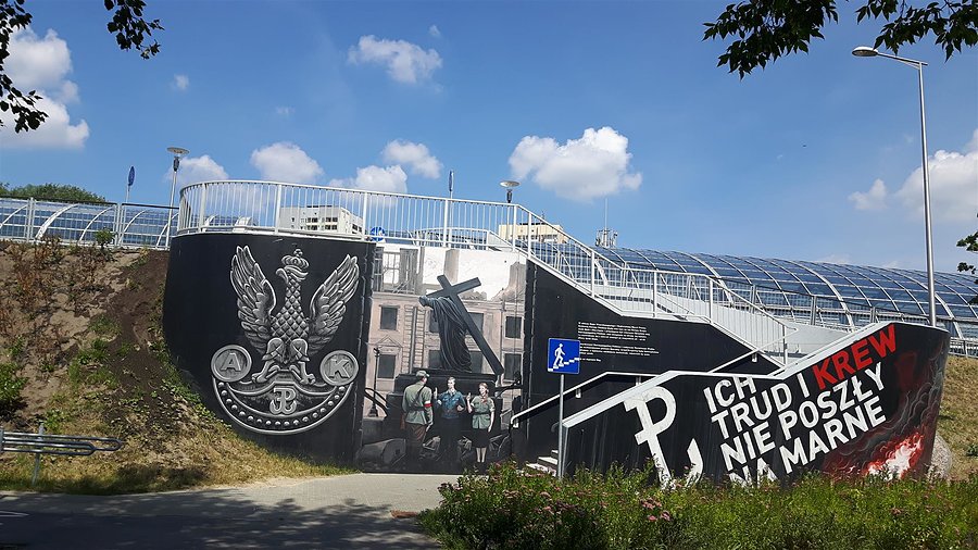 Mural na Trasie AK przy skwerze Poczty Polowej